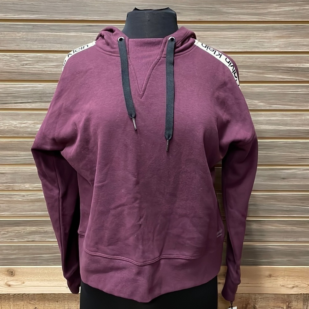 Calvin Klein. Xlrg  Burgundy